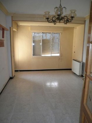 Foto 2 de Venta de piso en Socuéllamos de 3 habitaciones y 98 m²