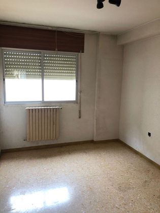 Foto 2 de Piso en venta en Caspe de 3 habitaciones con terraza y aire acondicionado