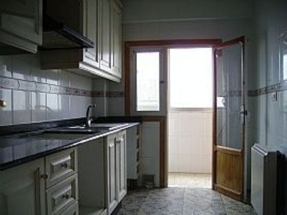 Foto 2 de Piso en venta en Yecla de 3 habitaciones con aire acondicionado y calefacción