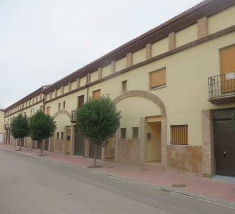 Foto 1 de Venta de casa en Nuez de Ebro de 4 habitaciones con terraza