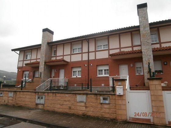 Foto 1 de Casa en venda a Valle de Mena de 3 habitacions amb terrassa i garatge