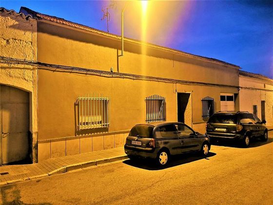 Foto 1 de Venta de casa en Socuéllamos de 3 habitaciones con garaje