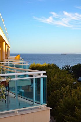 Foto 2 de Pis en venda a Ses Figueretes - Platja d'en Bossa - Cas Serres de 2 habitacions amb terrassa i piscina