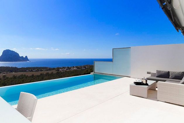 Foto 2 de Casa en lloguer a Cala Vedella - Cala Tarida - Cala Conta de 3 habitacions amb terrassa i piscina