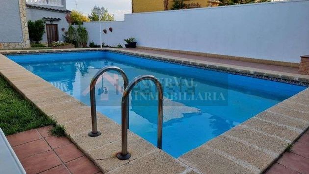 Foto 2 de Venta de chalet en La Conarda de 3 habitaciones con terraza y piscina