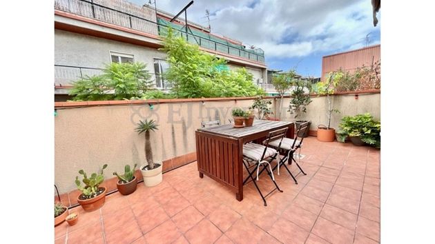 Foto 2 de Venta de casa en Vila de Gràcia de 2 habitaciones con terraza y balcón