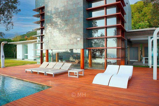 Foto 1 de Casa adossada en venda a calle Encina del Higueron de 4 habitacions amb terrassa i piscina