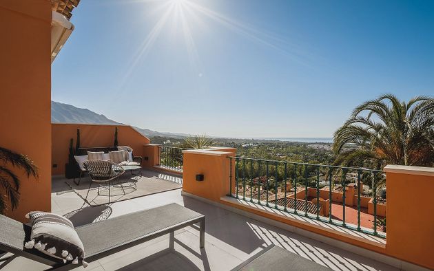Foto 2 de Venta de ático en Los Naranjos - Las Brisas de 3 habitaciones con terraza y piscina