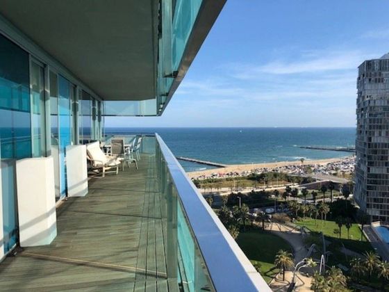 Foto 2 de Alquiler de piso en El Poblenou de 3 habitaciones con terraza y piscina
