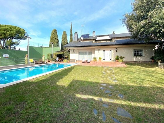 Foto 1 de Casa en venda a Mira-sol de 7 habitacions amb piscina i garatge