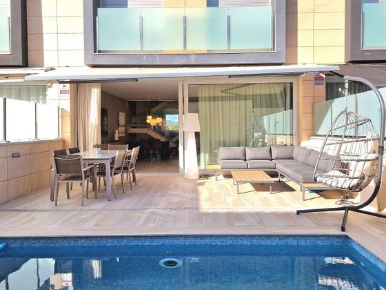 Foto 1 de Casa en venta en Sant Quirze Parc- Vallsuau - Castellet de 3 habitaciones con terraza y piscina