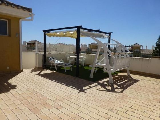 Foto 2 de Alquiler de ático en Costa Ballena - Largo norte de 2 habitaciones con terraza y piscina
