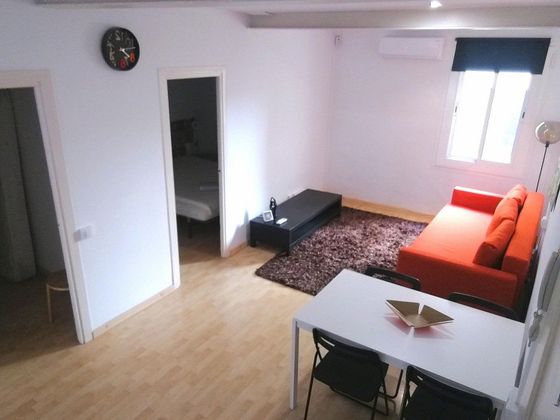 Foto 1 de Pis en lloguer a El Raval de 1 habitació amb mobles i aire acondicionat