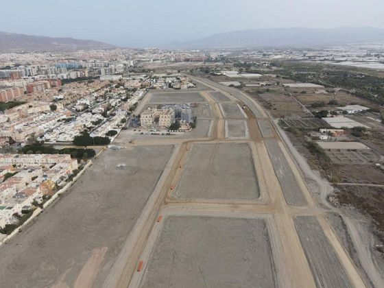 Foto 2 de Terreno en venta en Nueva Almería - Cortijo Grande - Vega de Acá de 2000 m²