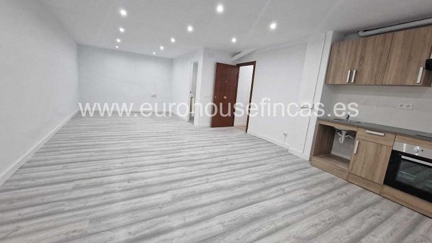 Foto 2 de Venta de piso en Sants de 1 habitación y 131 m²