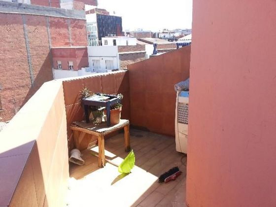 Foto 1 de Àtic en venda a calle De Sant Carles de 2 habitacions amb terrassa i calefacció