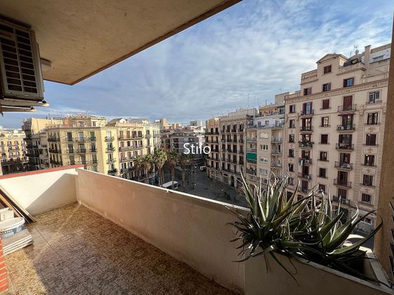 Foto 1 de Pis en venda a El Poble Sec - Parc de Montjuïc de 4 habitacions amb terrassa i aire acondicionat