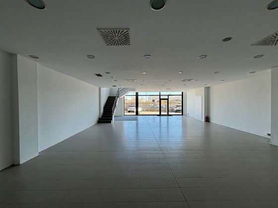 Foto 1 de Alquiler de local en avenida Corts Catalanes de 440 m²
