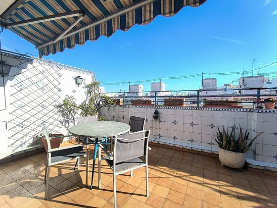 Foto 1 de Àtic en venda a calle De Conchita Piquer de 2 habitacions amb terrassa i balcó
