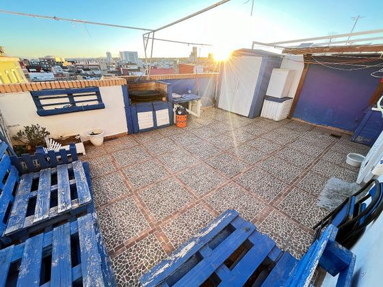 Foto 1 de Àtic en venda a Centro - Casco antiguo de 3 habitacions amb terrassa i balcó