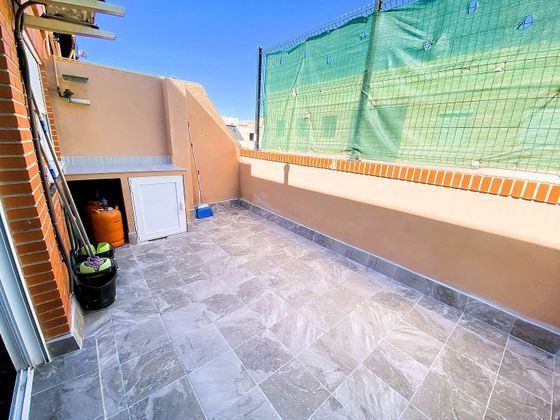Foto 2 de Àtic en venda a El Alborgí de 3 habitacions amb terrassa i aire acondicionat