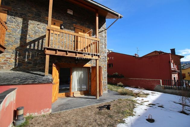 Foto 2 de Casa adossada en venda a Puigcerdà de 5 habitacions amb terrassa i garatge