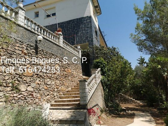 Foto 2 de Chalet en venta en Olesa de Bonesvalls de 6 habitaciones con terraza y piscina