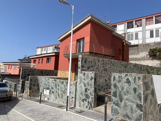 Foto 2 de Chalet en venta en Santa María de Guía de 3 habitaciones con terraza y garaje