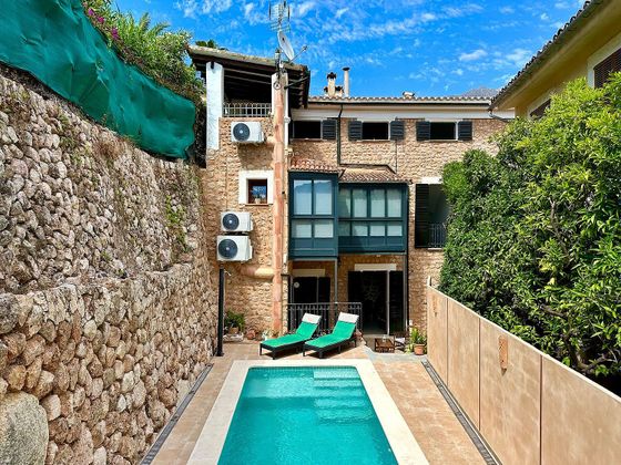 Foto 1 de Casa adossada en lloguer a Fornalutx de 4 habitacions amb terrassa i piscina