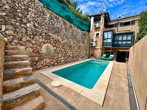 Foto 2 de Casa adossada en lloguer a Fornalutx de 4 habitacions amb terrassa i piscina