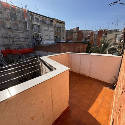 Foto 1 de Àtic en venda a El Carmel de 2 habitacions amb balcó i aire acondicionat
