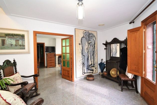 Foto 1 de Casa en venda a calle De Santa Anna de 8 habitacions amb terrassa i garatge