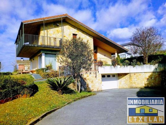 Foto 1 de Casa en venta en Berriz de 4 habitaciones con terraza y garaje