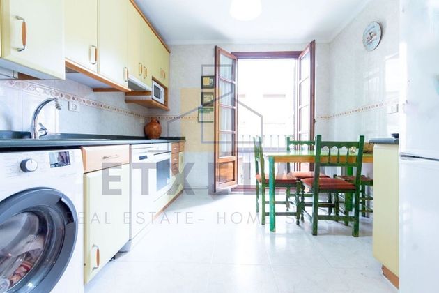 Foto 1 de Pis en venda a Elorrio de 3 habitacions amb terrassa i balcó