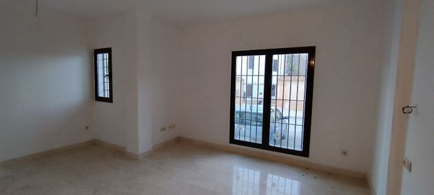 Foto 1 de Casa en lloguer a calle Henchidero de 3 habitacions amb terrassa i garatge