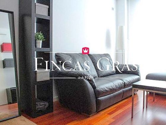 Foto 1 de Venta de piso en La Barceloneta de 1 habitación con aire acondicionado y ascensor