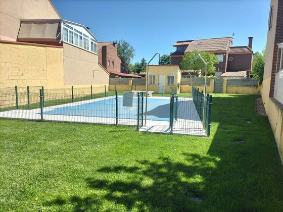 Foto 2 de Casa en venta en calle Lago Ontario de 3 habitaciones con terraza y piscina