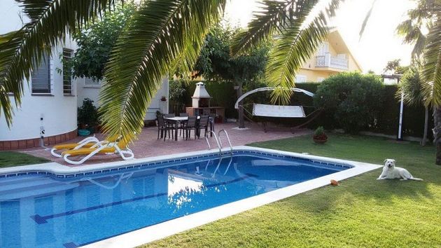 Foto 1 de Xalet en venda a calle Serra Granada de 4 habitacions amb terrassa i piscina