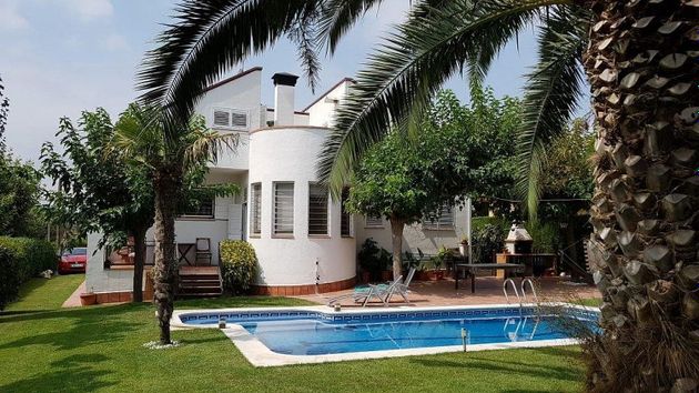 Foto 2 de Xalet en venda a calle Serra Granada de 4 habitacions amb terrassa i piscina