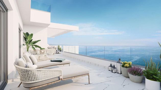 Foto 1 de Ático en venta en Casares de 2 habitaciones con terraza y piscina