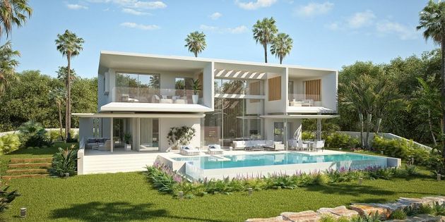 Foto 2 de Chalet en venta en Río Real de 5 habitaciones con terraza y piscina