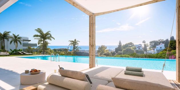 Foto 2 de Pis en venda a Los Monteros - Bahía de Marbella de 2 habitacions amb terrassa i piscina