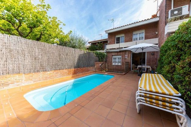 Foto 1 de Casa adosada en venta en Teià de 4 habitaciones con terraza y piscina