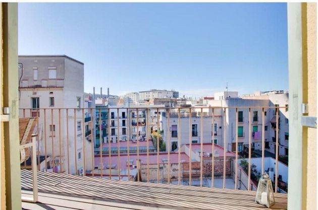 Foto 1 de Venta de piso en El Raval de 2 habitaciones con terraza y balcón