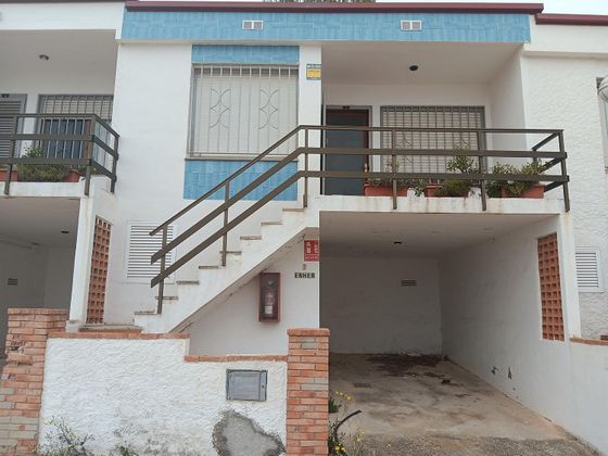 Foto 1 de Casa en venda a Las Atalayas - Urmi - Cerro Mar de 3 habitacions amb piscina i balcó
