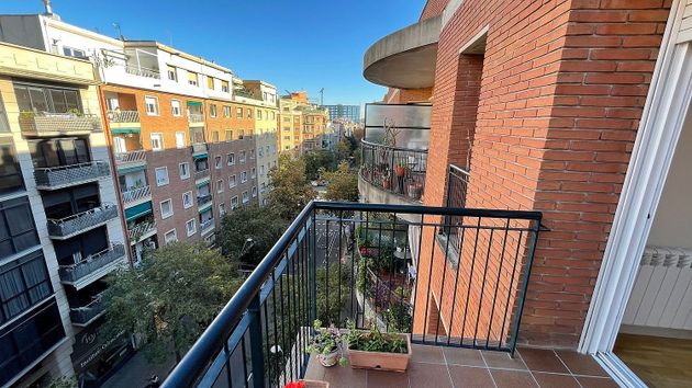 Foto 2 de Piso en venta en La Nova Esquerra de l'Eixample de 2 habitaciones con terraza y balcón