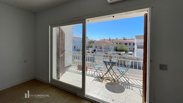 Foto 2 de Pis en venda a calle Enllaç de 2 habitacions amb terrassa i piscina