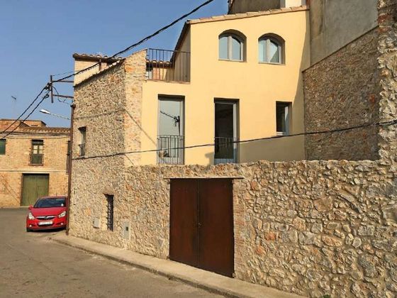 Foto 2 de Casa adossada en venda a Bellcaire d´Empordà de 3 habitacions amb terrassa i piscina