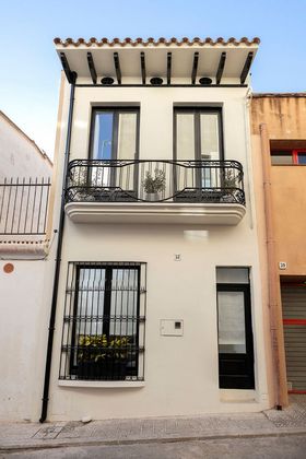 Foto 1 de Alquiler de casa en Arenys de Mar de 3 habitaciones con terraza y muebles