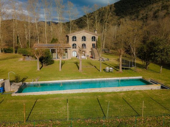 Foto 1 de Casa rural en venta en Sant Joan les Fonts de 3 habitaciones con piscina y jardín